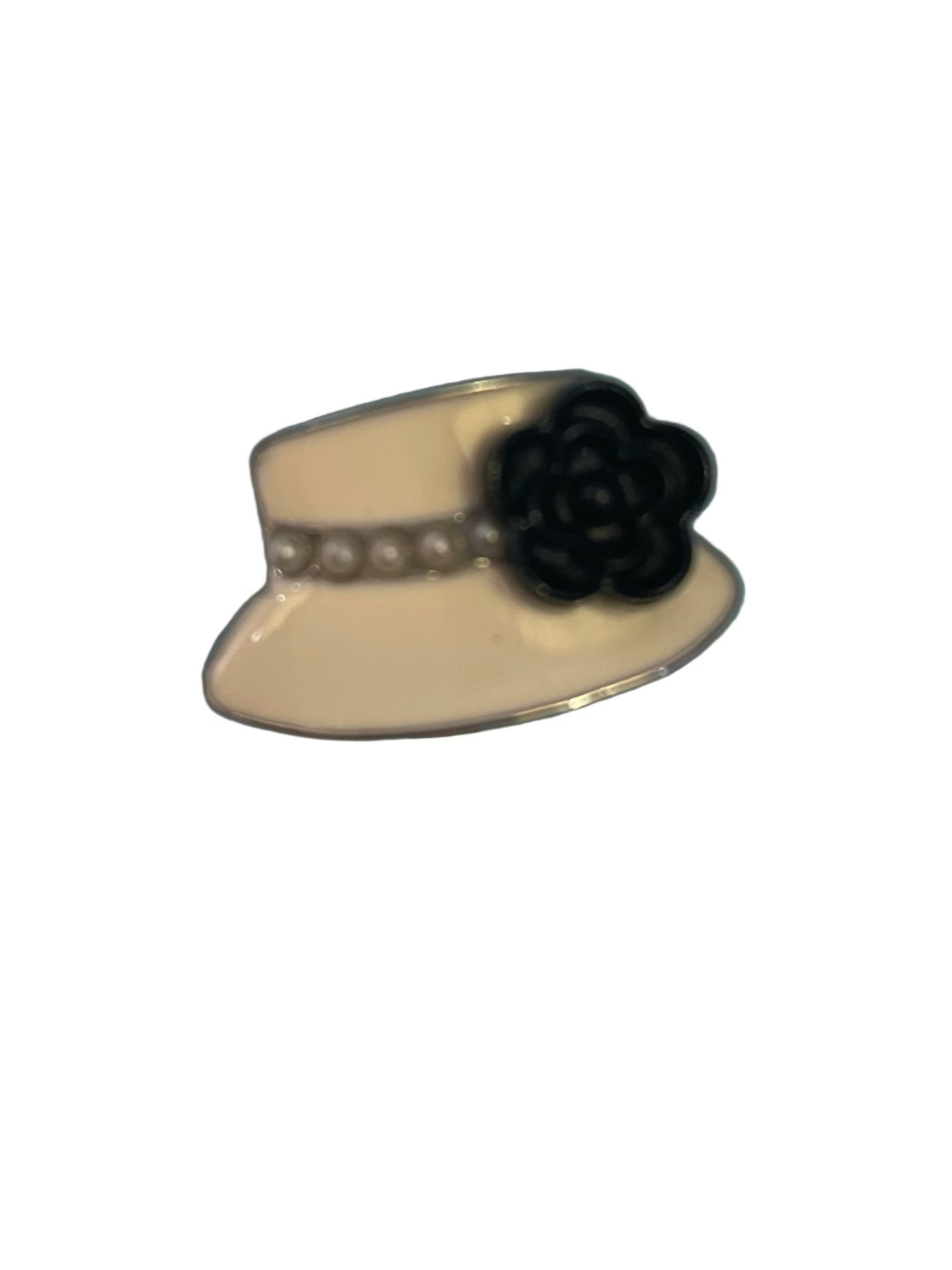 Hat coco white gold rose charm