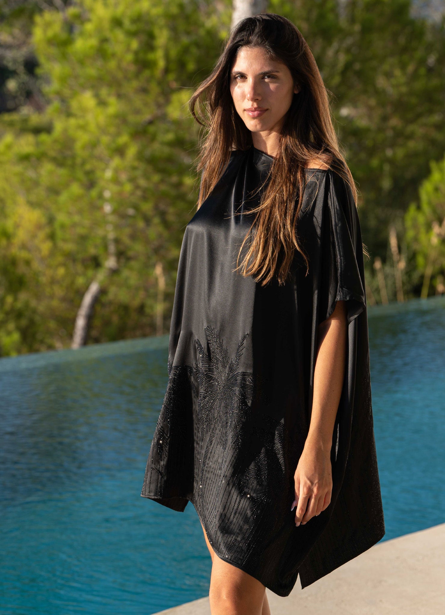 Palmtrees Short Mulberry Silk Kaftan in Black - Peggell