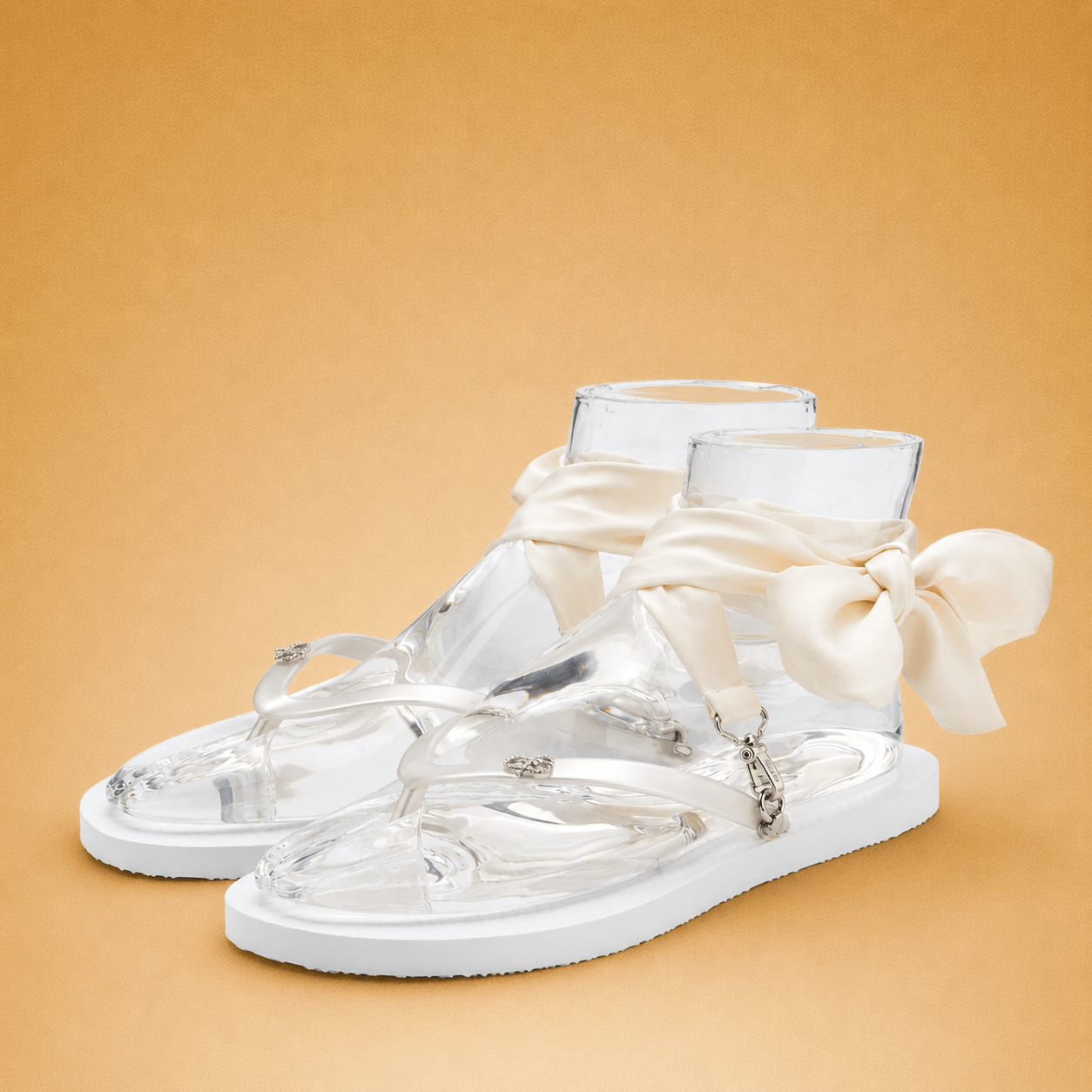 Peggell x Gitta Banko White GB Glamflip® Silver - Peggell Mallorca SL