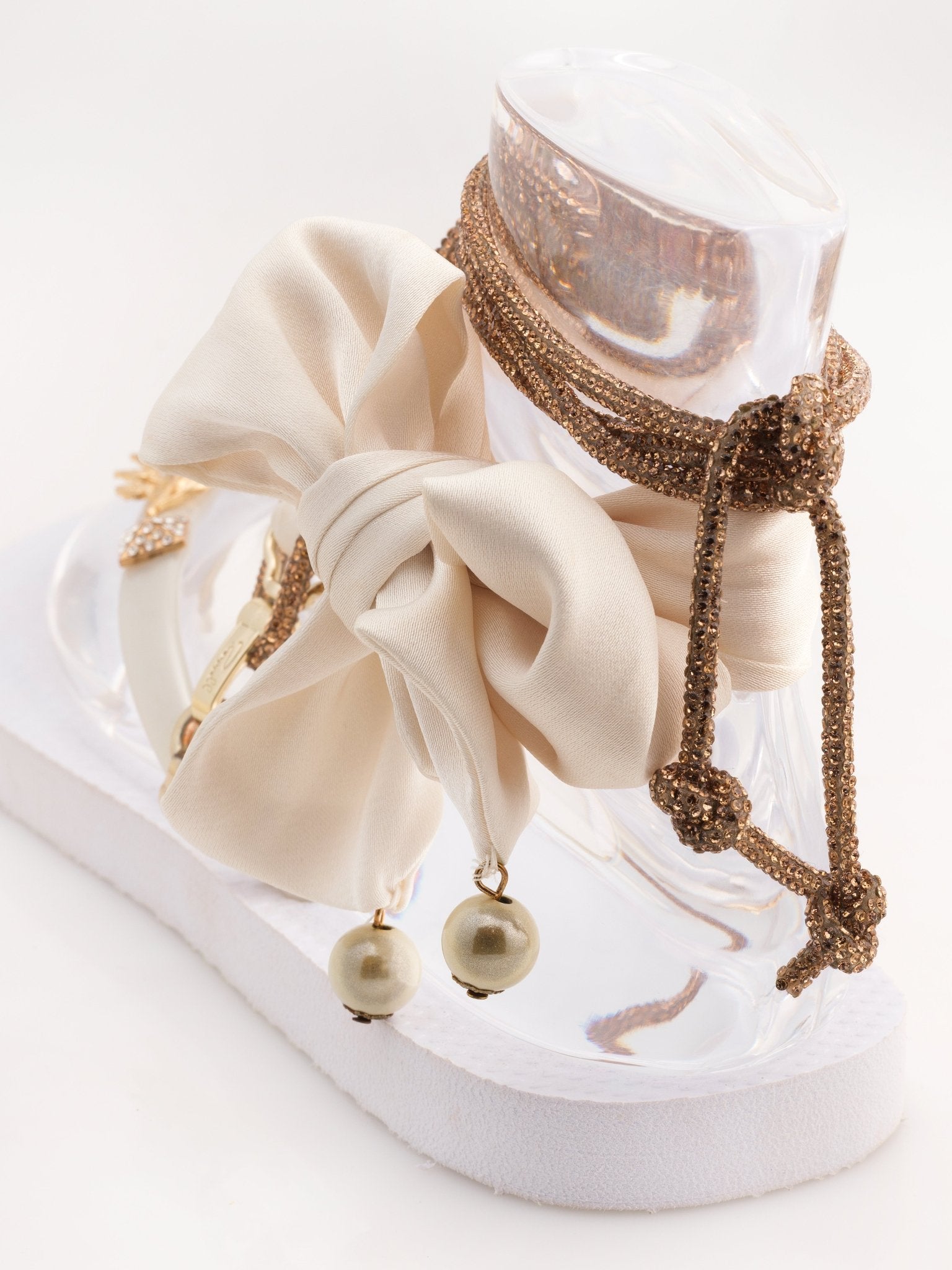 White & Gold Glamflip - Peggell Mallorca SL